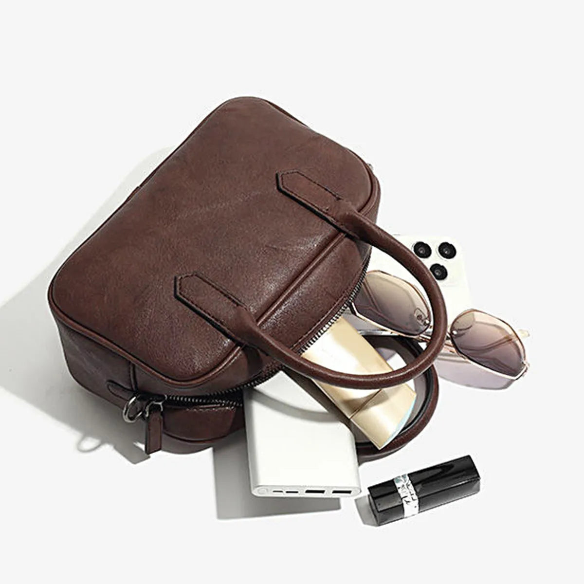 Retro small square shoulder messenger bag in PU, black colour, horizontal shape, single strap