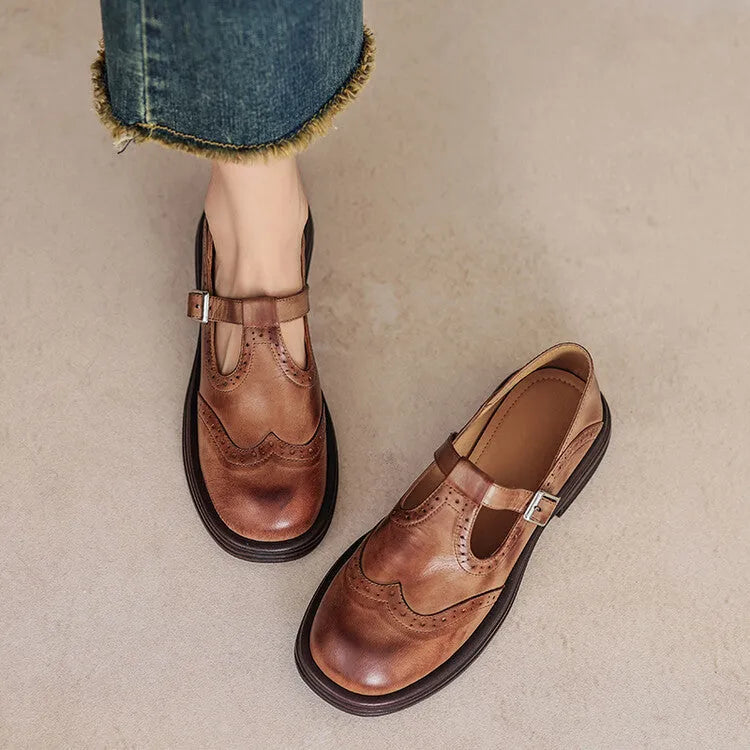 Women's black flat shoes with sheepskin upper, round toe, and flat sole in British style