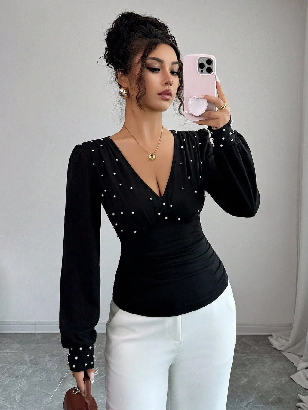 Women's solid colour bell sleeve t-shirt in black, v-neck, fitted polyester