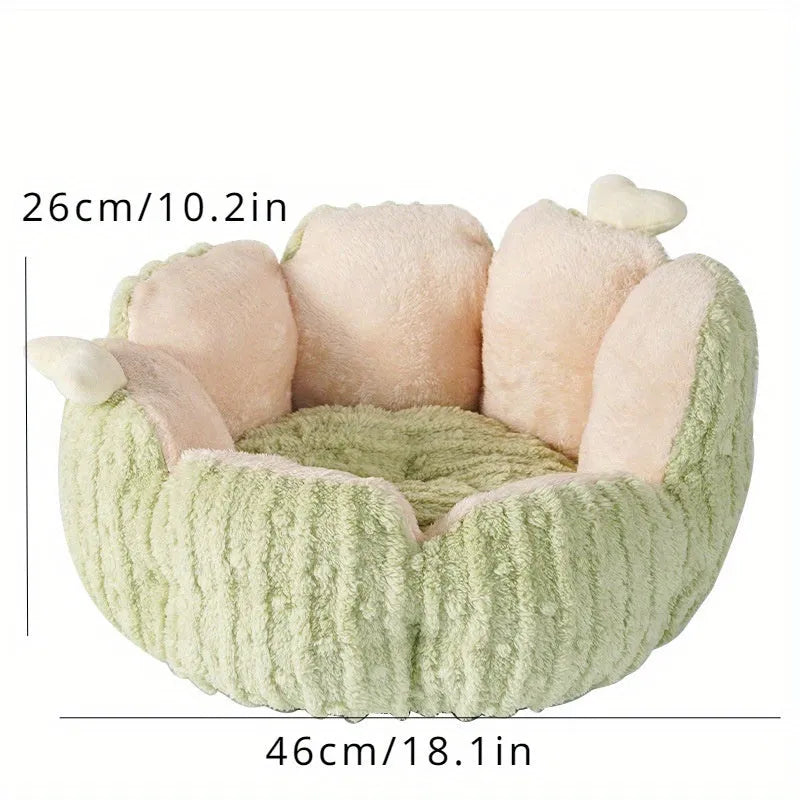 Cactus-shaped cat litter kennel in purple or green, shown in large and small sizes with foldable design