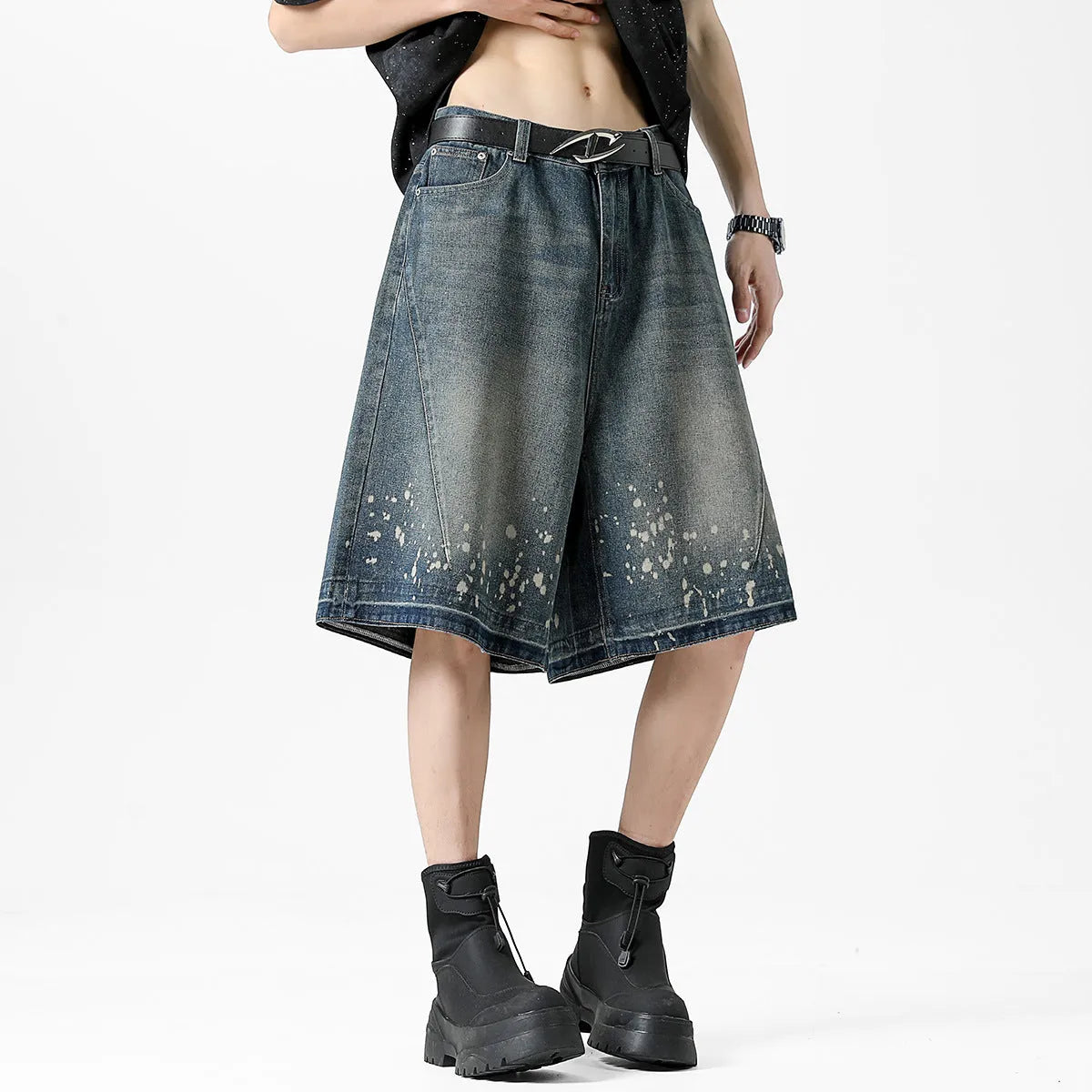 Retro washed ripped splash ink five points denim men's shorts in retro blue, straight fit