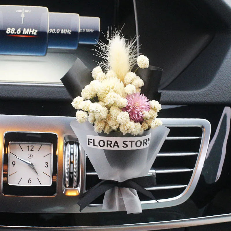 Dried flower car air vent aromatherapy piece clipped onto a car air outlet