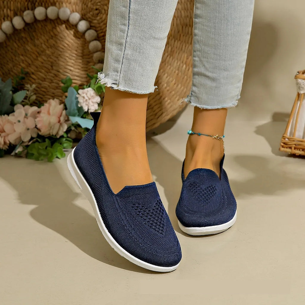 Plus size women's casual flat cloth shoes with heart-shaped pattern, mesh lining, low-top design, multiple colour options