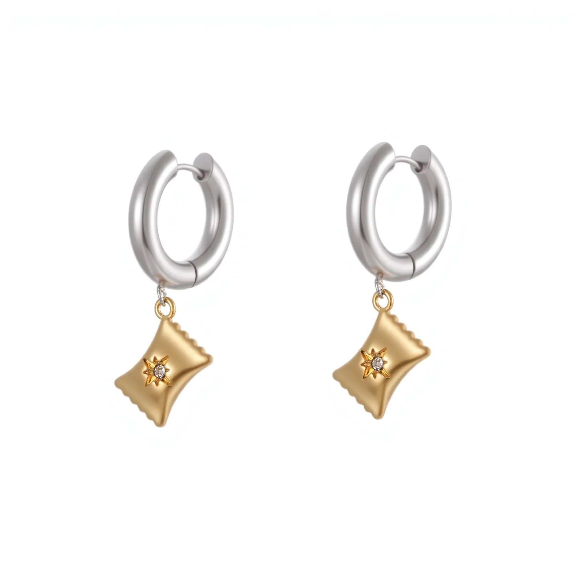 A pair of gold-coloured Christmas tree heart earrings for women, made from stainless steel with a star detail.