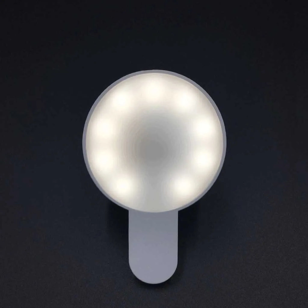 White selfie fill light with 9 LED lamp beads and three-level dimming on a mobile phone