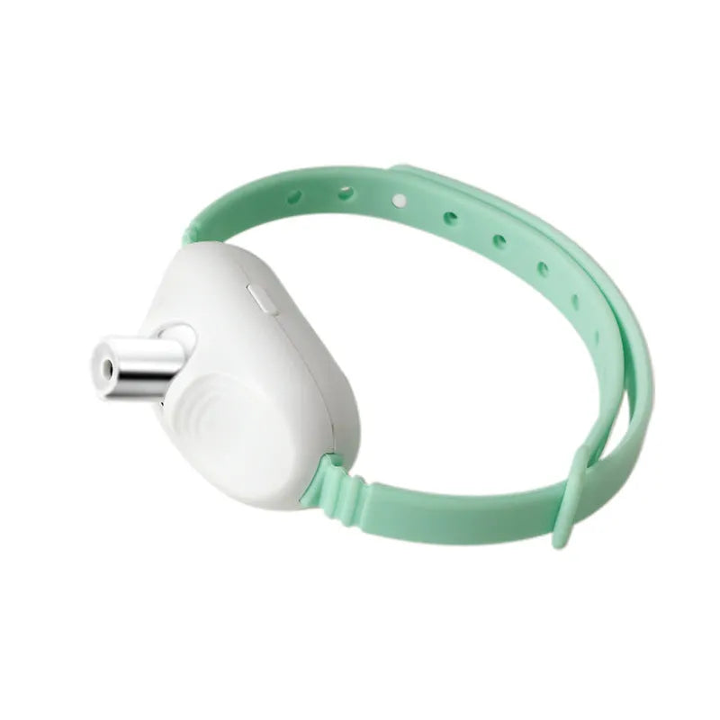 USB rechargeable interactive laser cat teasing collar for self entertainment, Green colour, on a cat