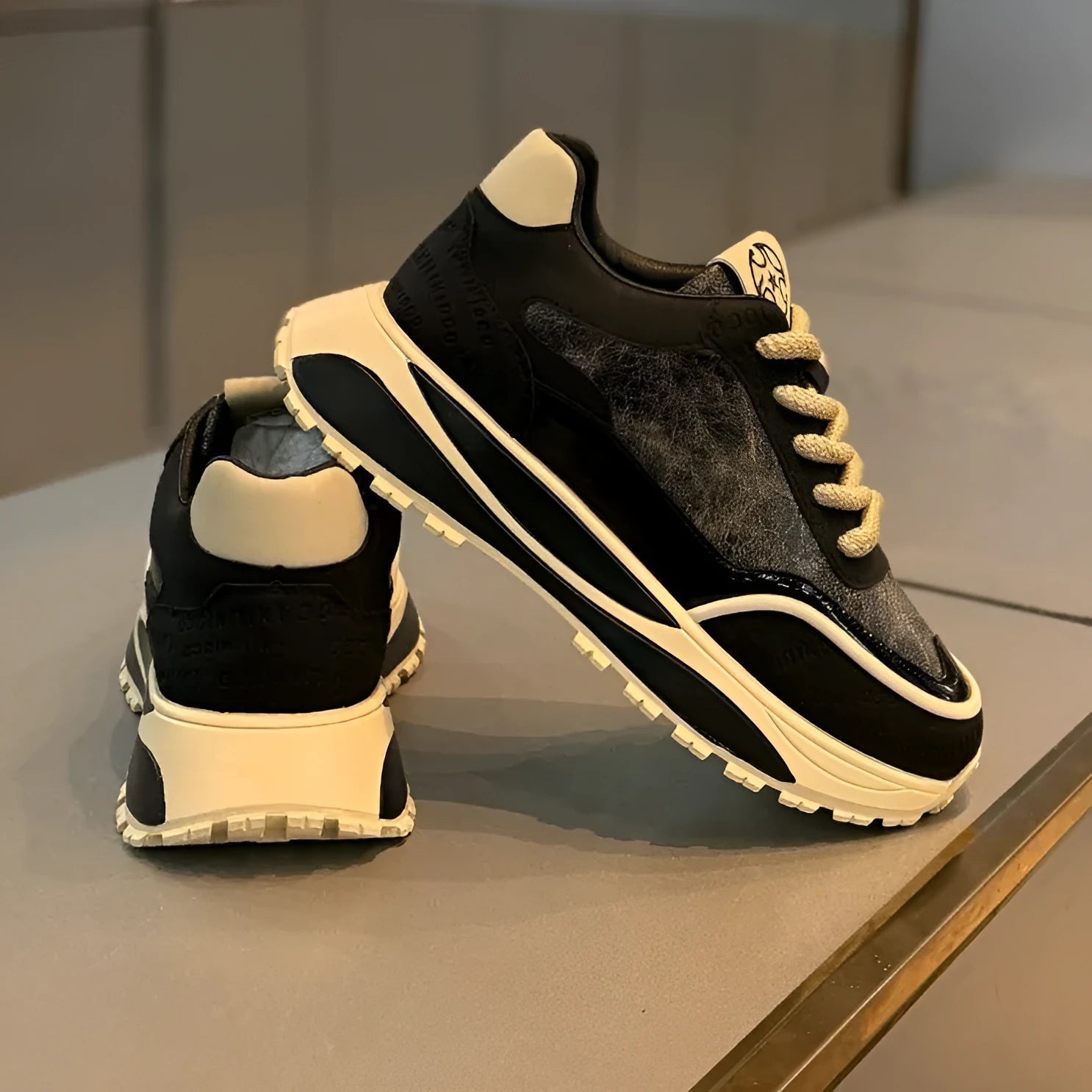 Thick bottom retro daddy shoes for men and women with round toe lace-up in synthetic leather, black colour