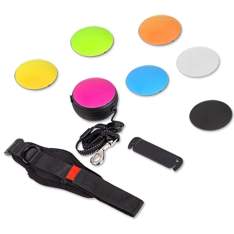 Automatic retractable dog leash with nylon construction and one-touch brake in various colours