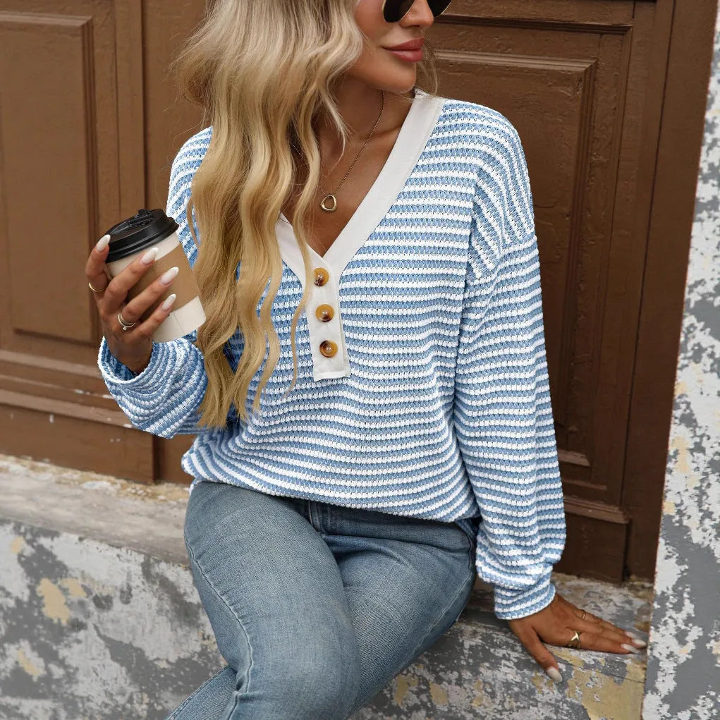Women's patchwork V-neck pullover top with long sleeves in loose fit casual street fashion style