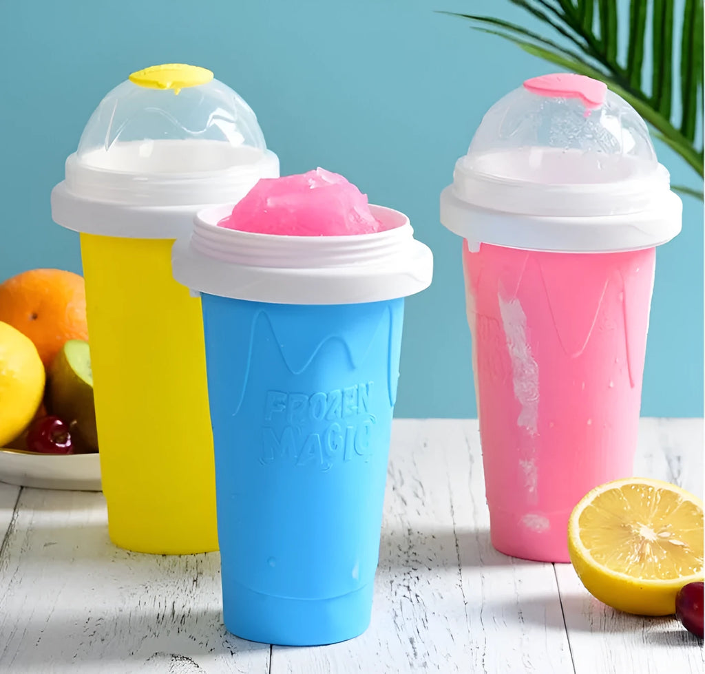 Smoothie cup with quick freezing technology in new mint green, 21cm tall, with lid and straw spoon