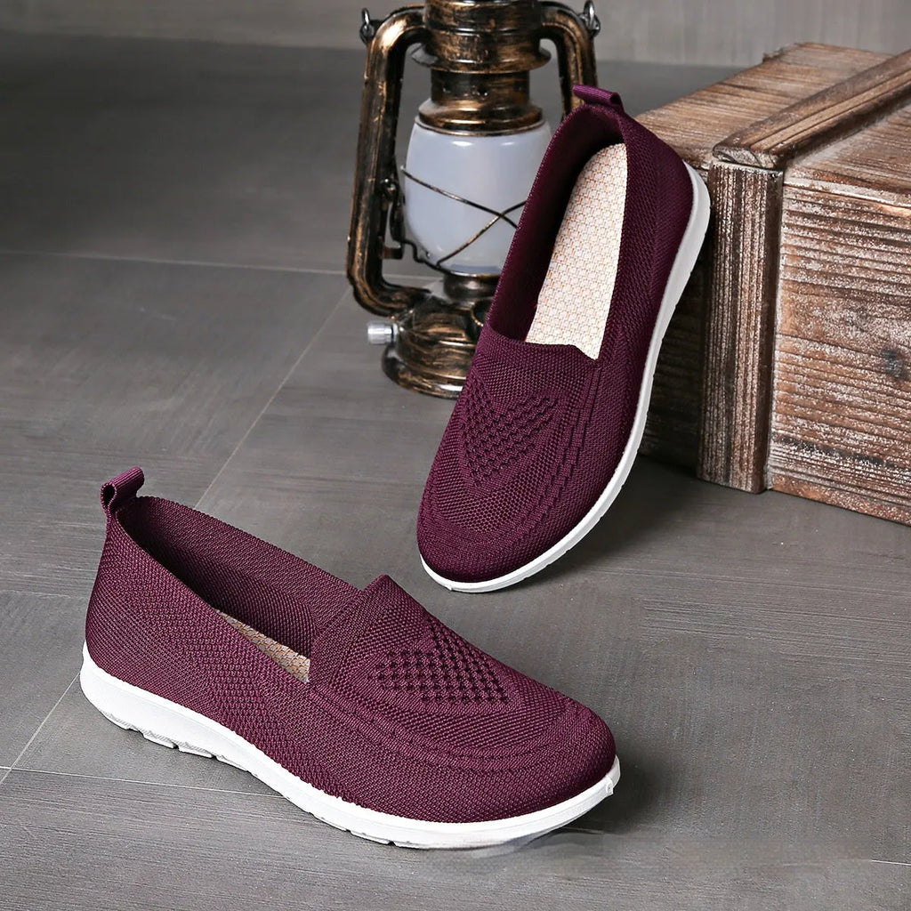 Plus size women's casual flat cloth shoes with heart-shaped pattern, mesh lining, low-top design, multiple colour options