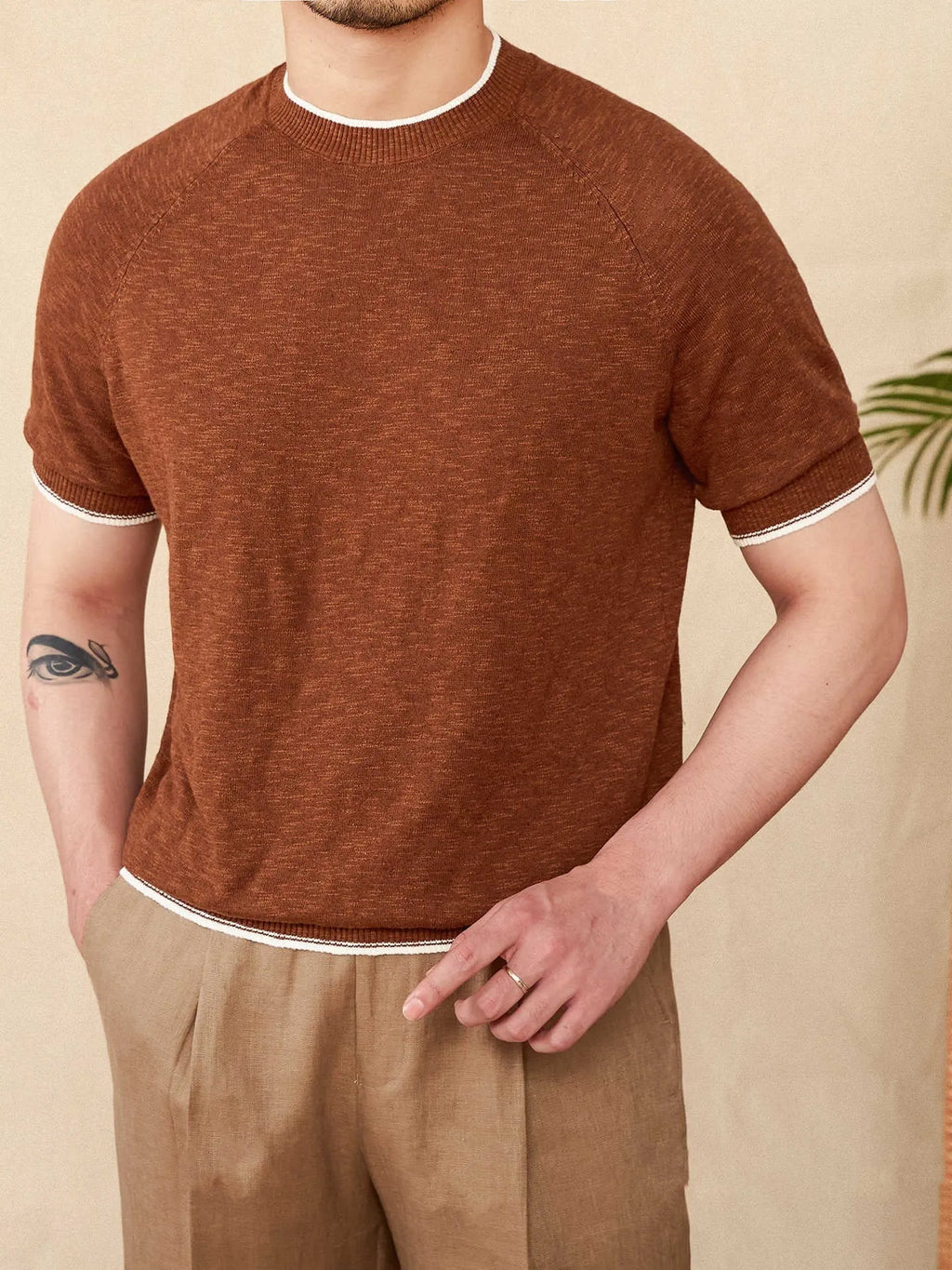 Breathable round neck linen cotton casual knitted short-sleeved T-shirt in Brown with short sleeves