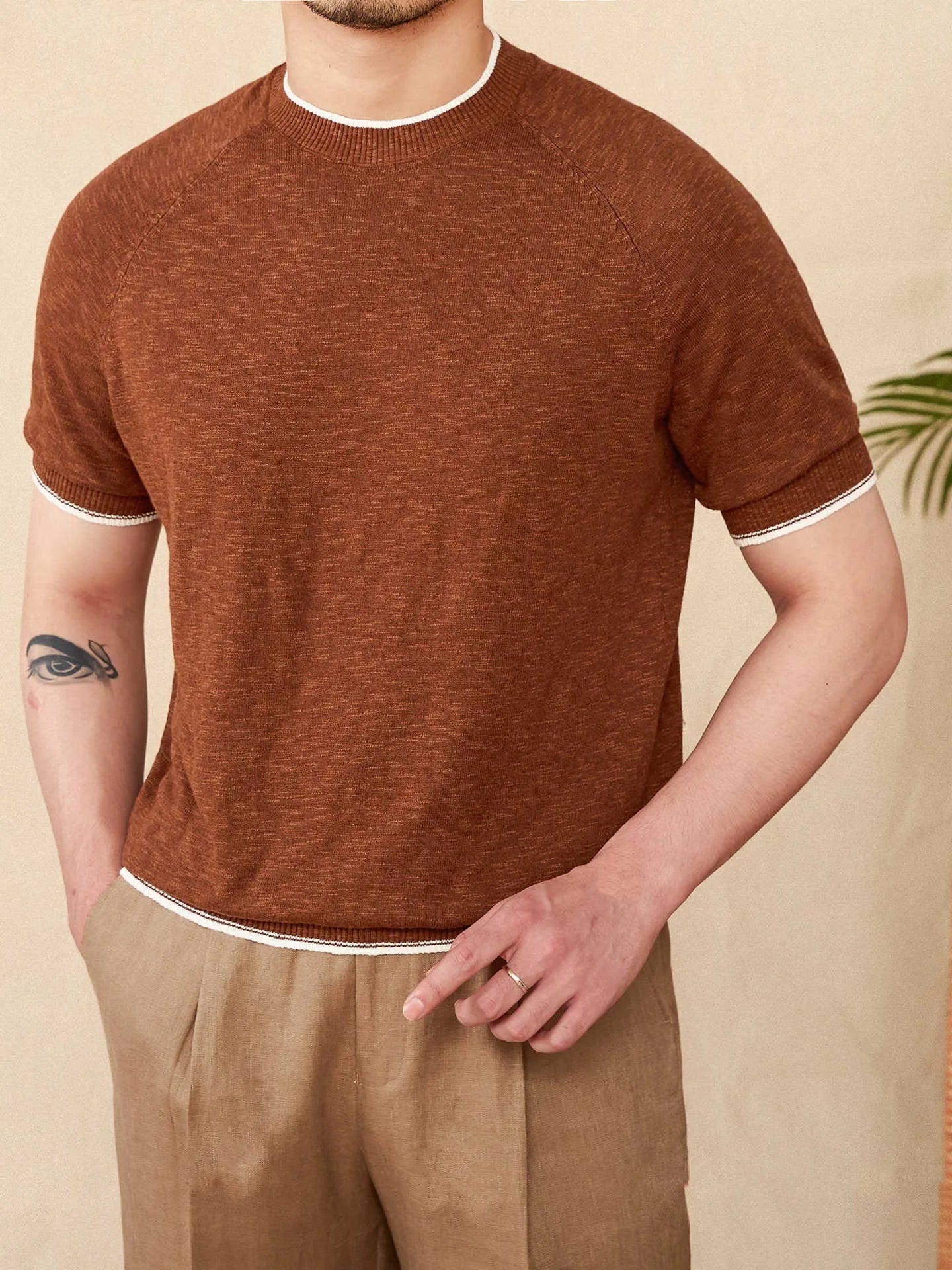 Breathable round neck linen cotton casual knitted short-sleeved T-shirt in Brown with short sleeves