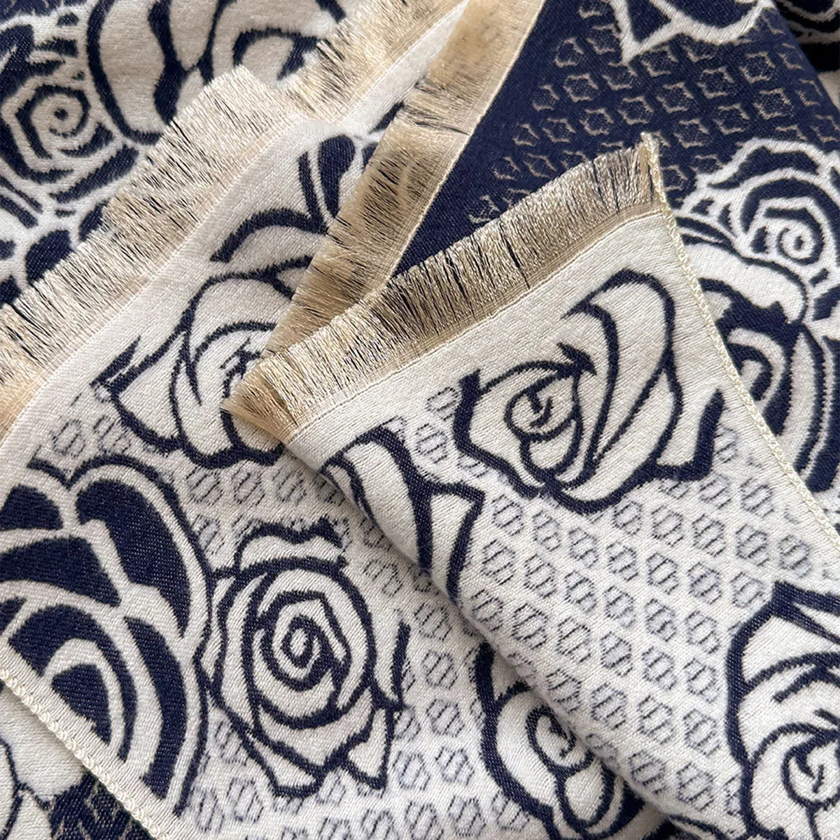 thick imitation cashmere scarf in gray with tassel detailing, 185x65cm