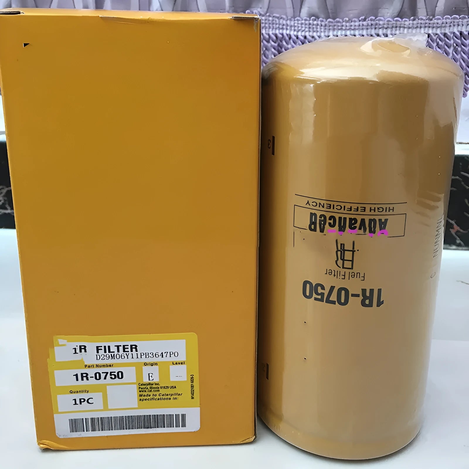 1R-0750 fuel filter element for oil impurity removal applications