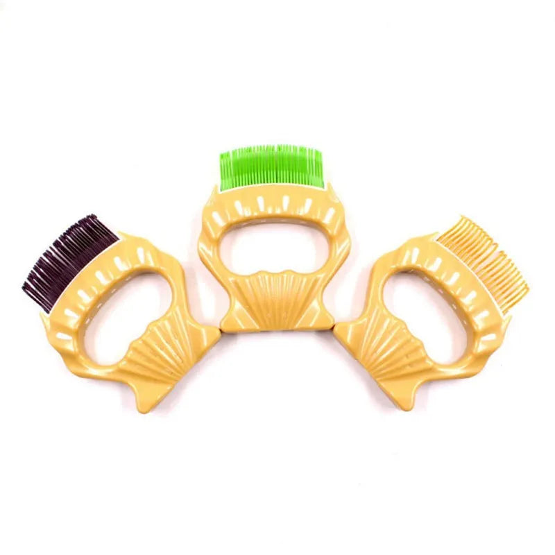 Shell-shaped plastic pet grooming brush with fine bent wire bristles in green colour