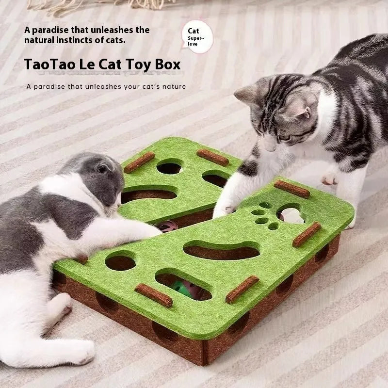 Square green brown felt cat scratching pad with a centre hole, dimensions 30x30x7.5 cm.