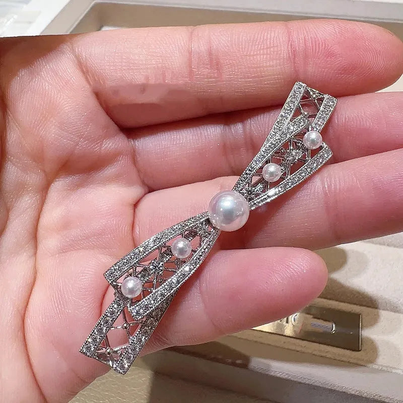 Chanel-style bow multi-pearl brooch for women, copper base, Korean style, silver accessories