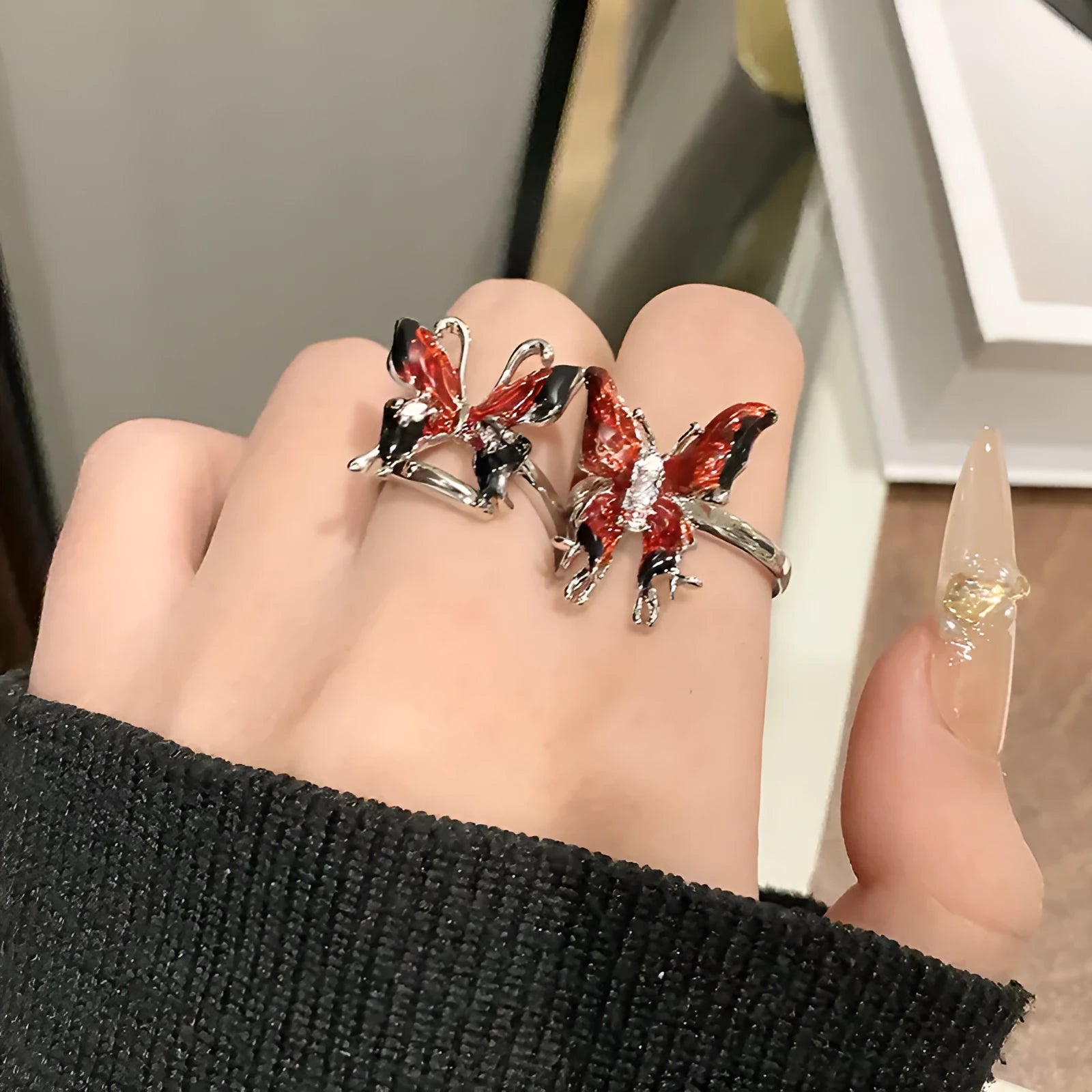 Creative Chinese butterfly women's copper ring with oil-dripping surface treatment in split ring design.