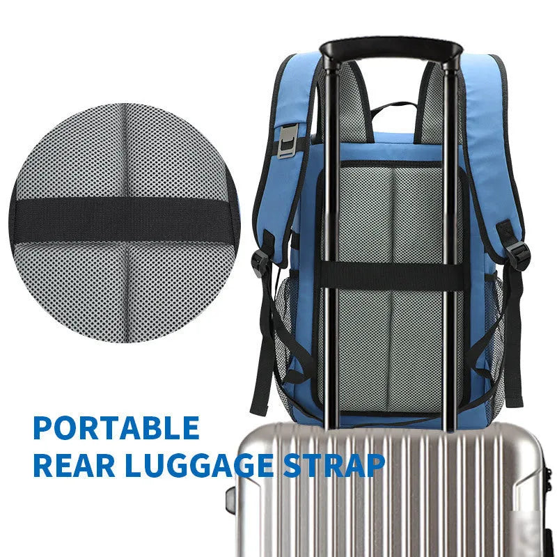 Breathable waterproof insulated backpack with bottle opener in black, 20L cloth construction