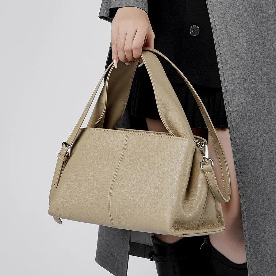 Women's messenger bag in genuine cowhide leather with double shoulder straps and square shape