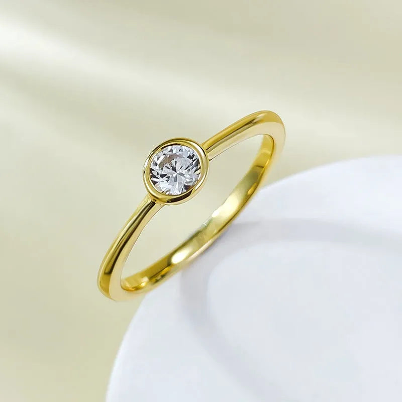 Crown-shaped silver ring with minimalist lines in R962 gold or platinum finish