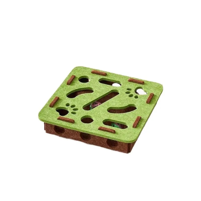 Square green brown felt cat scratching pad with a centre hole, dimensions 30x30x7.5 cm.