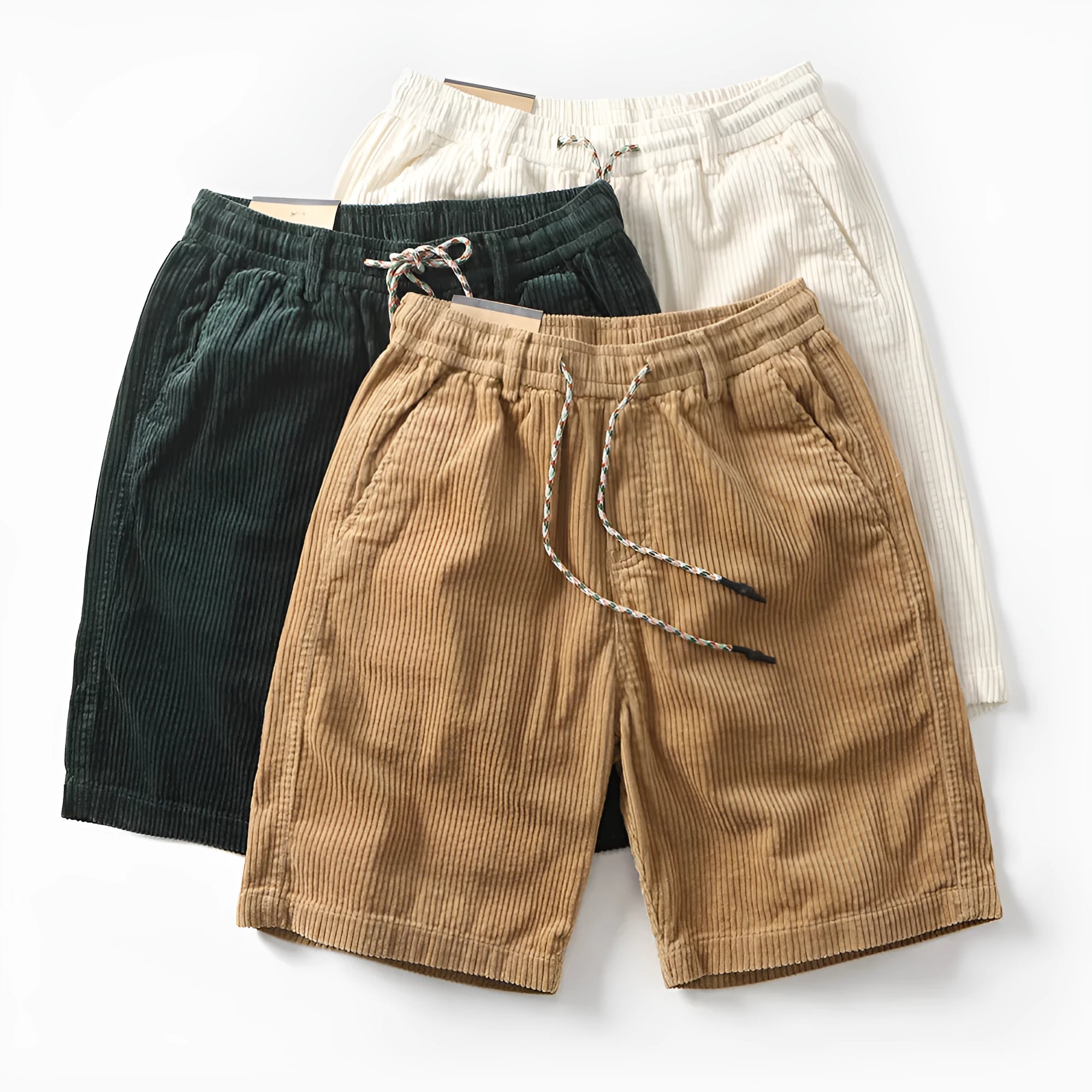 Men's retro American-style cargo shorts in straight leg cut with cargo pockets