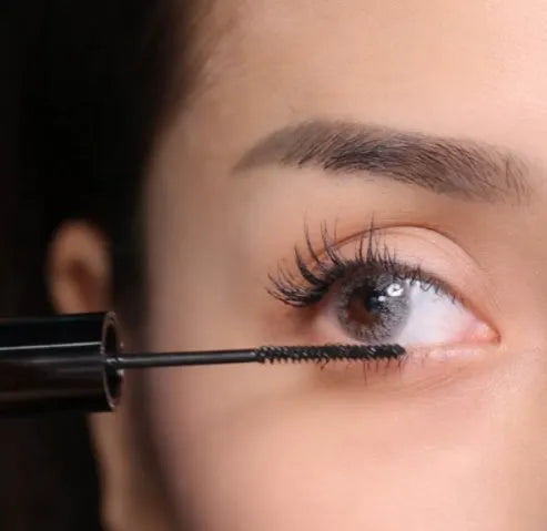 Waterproof mascara in natural black with curling and thickening formula for lash lengthening
