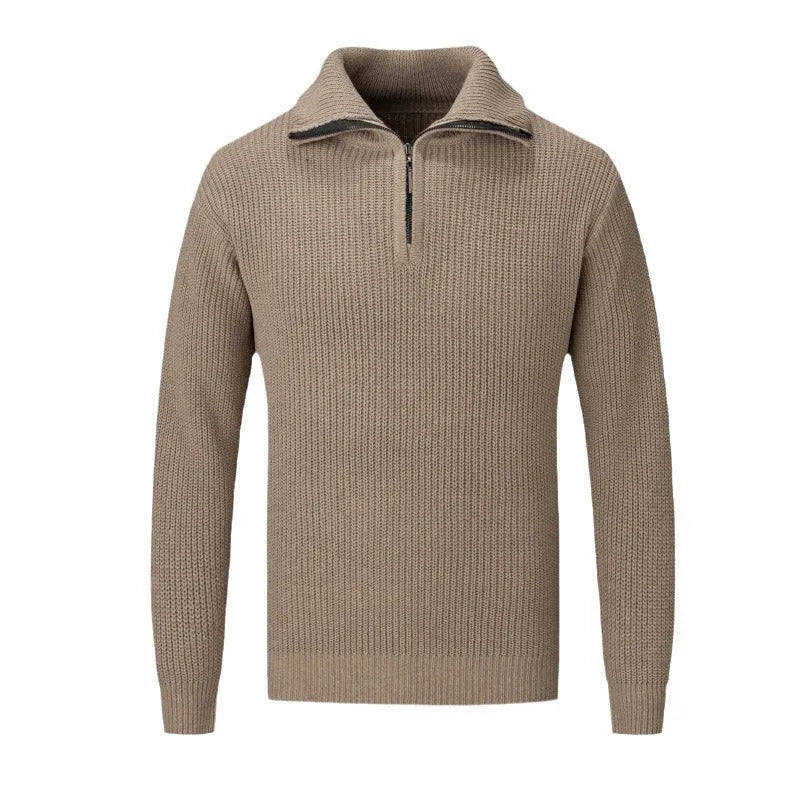 A man's loose slim-fit solid colour pullover sweater for autumn and winter casual wear.