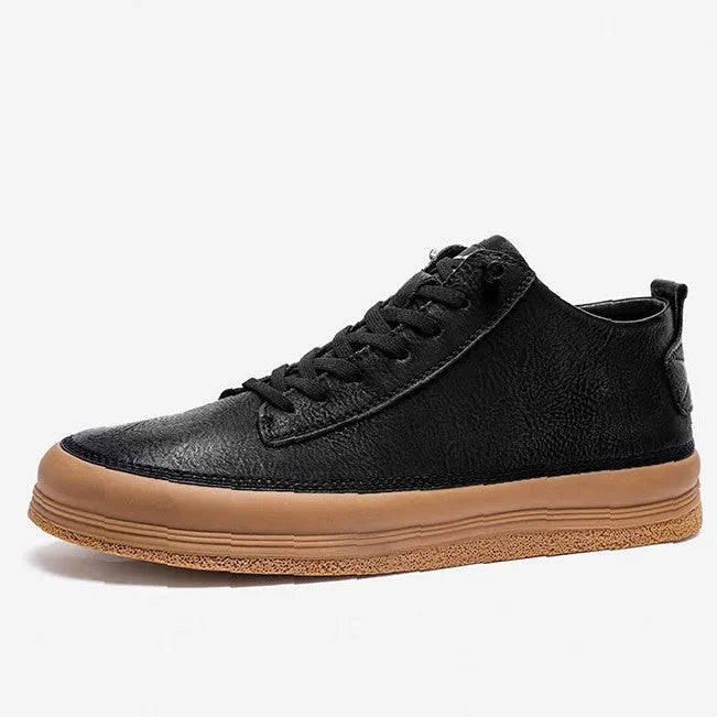 Men's black leather lace-up casual shoes with a round toe and rubber sole on a white background.