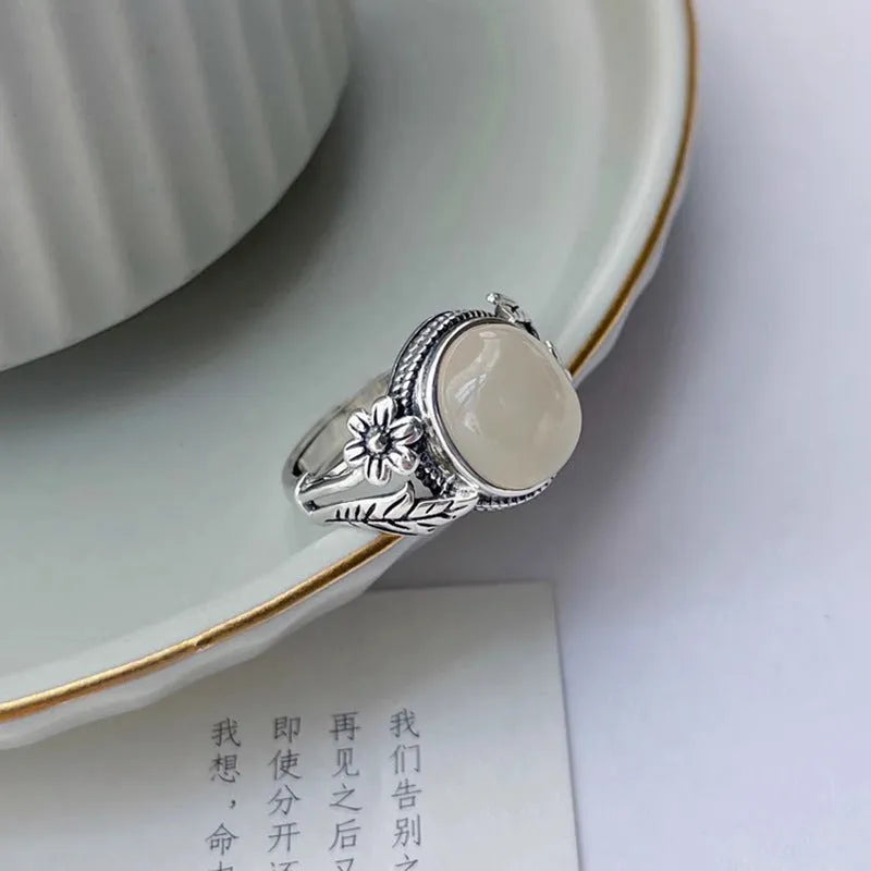 Adjustable U-shaped copper vintage ring with white chalcedony colour finish and open mouth design