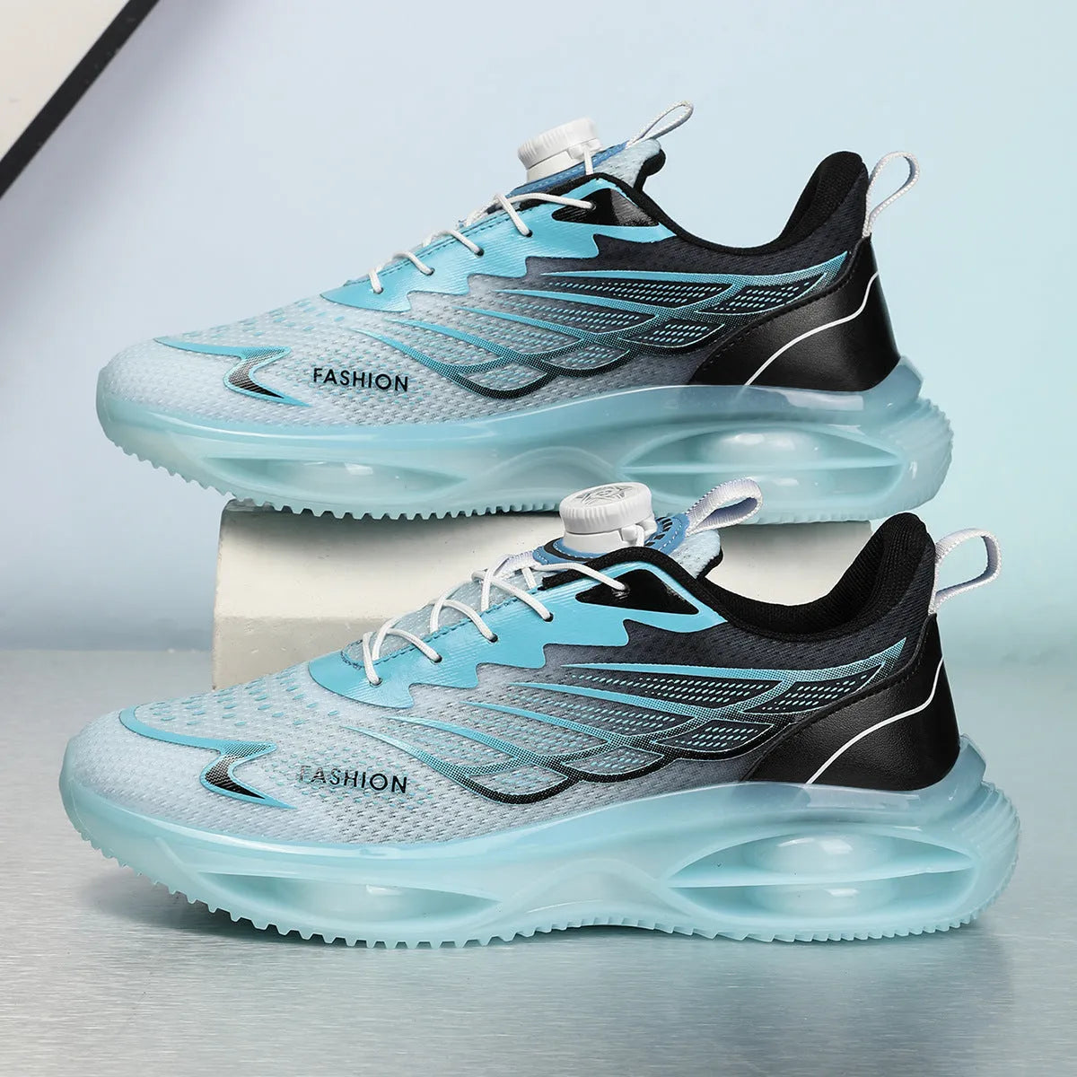 Unisex casual running shoe in white with PU mesh upper, rubber sole, and front lace-up.