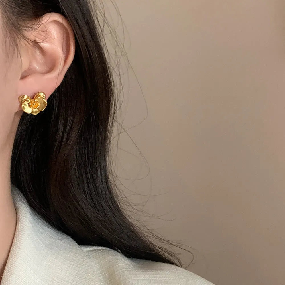 Copper retro flower earrings with petal design in gold or silver electroplated finish