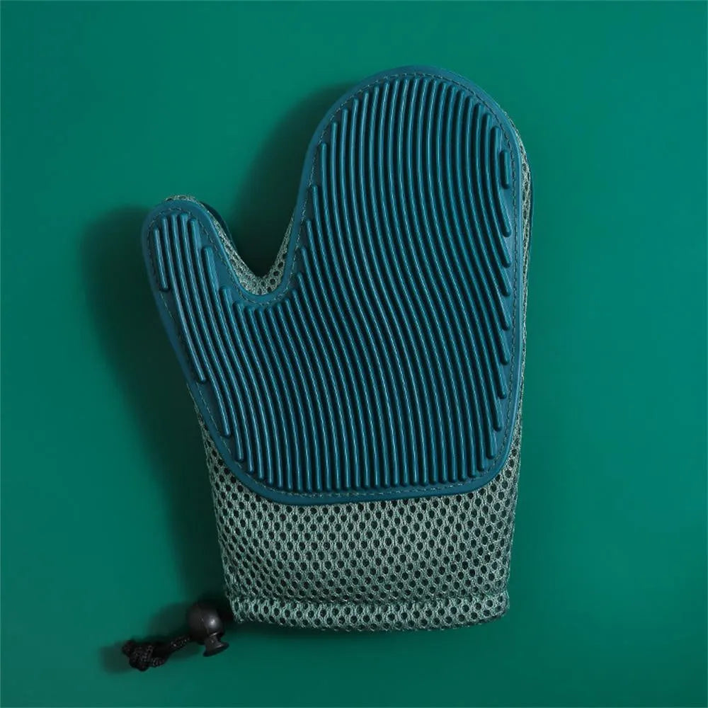 Dark blue mesh and TPR pet grooming glove for removing dog and cat hair, measuring 21cm by 5.5cm.