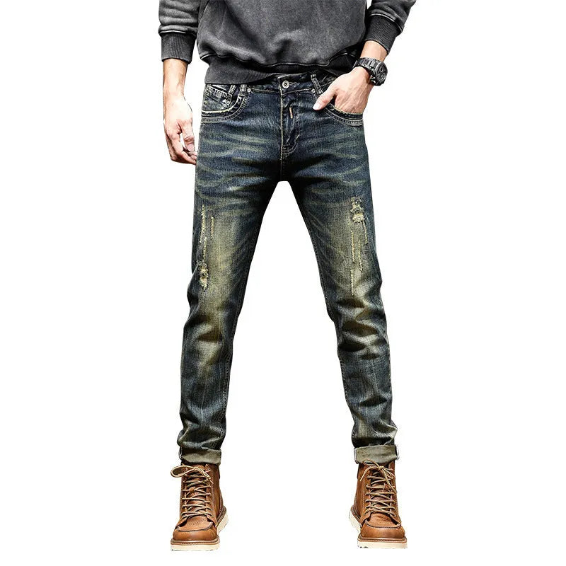 Men's slim fit jeans in retro colour with stretch denim and zip fly closure