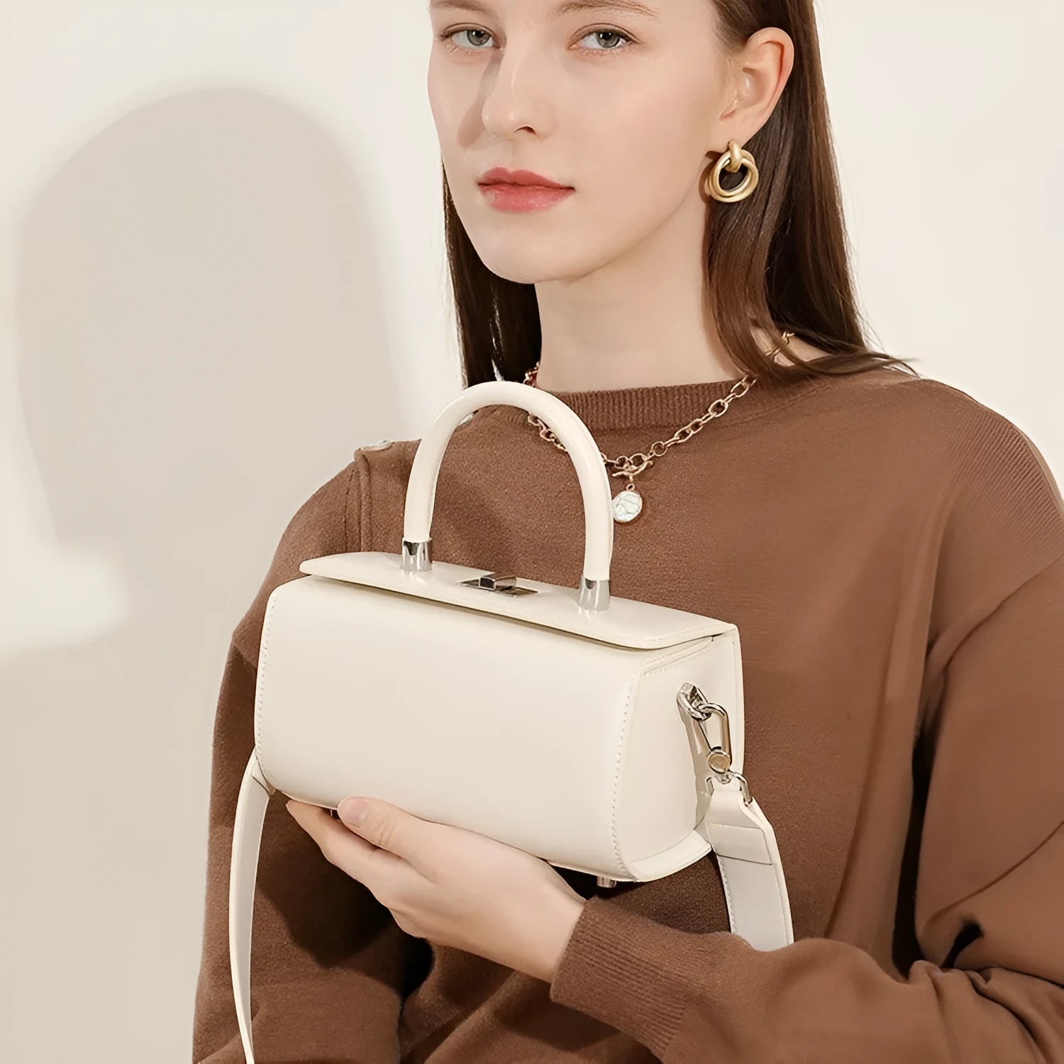 New leather one-shoulder crossbody women's bag in cowhide box shape with clamshell opening