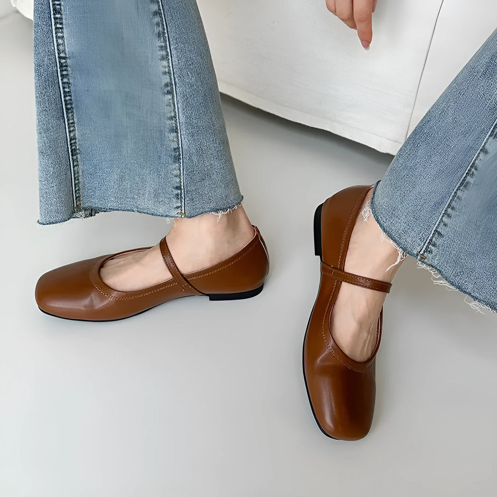 Women's retro Mary Jane flat shoes in sheepskin with low heel round toe available in black