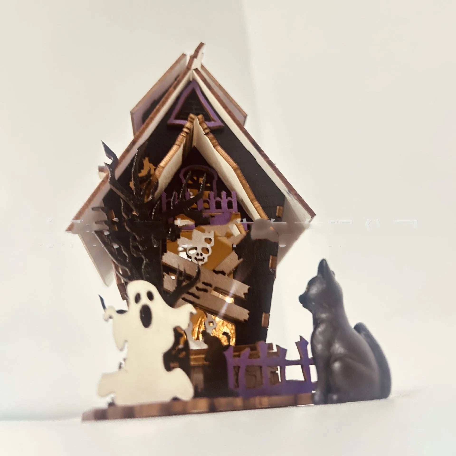 DIY wooden Halloween haunted house table decoration with luminous design and candlestick function