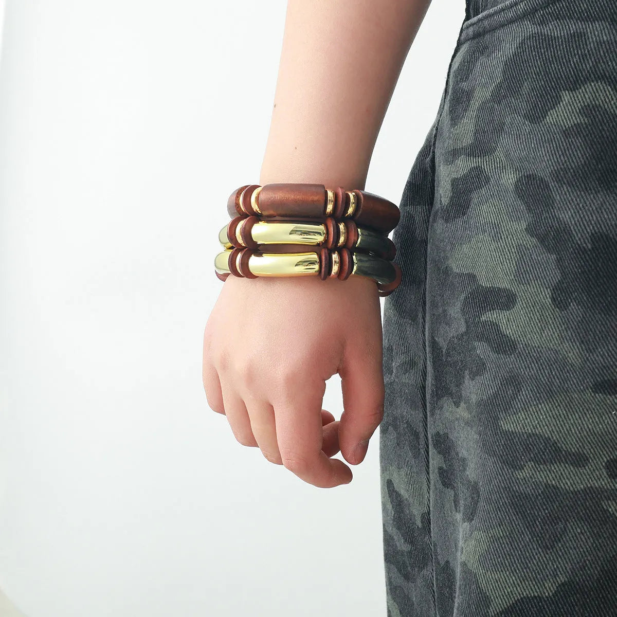 Multi-layer wooden style necklace and bracelet set with exaggerated European American design