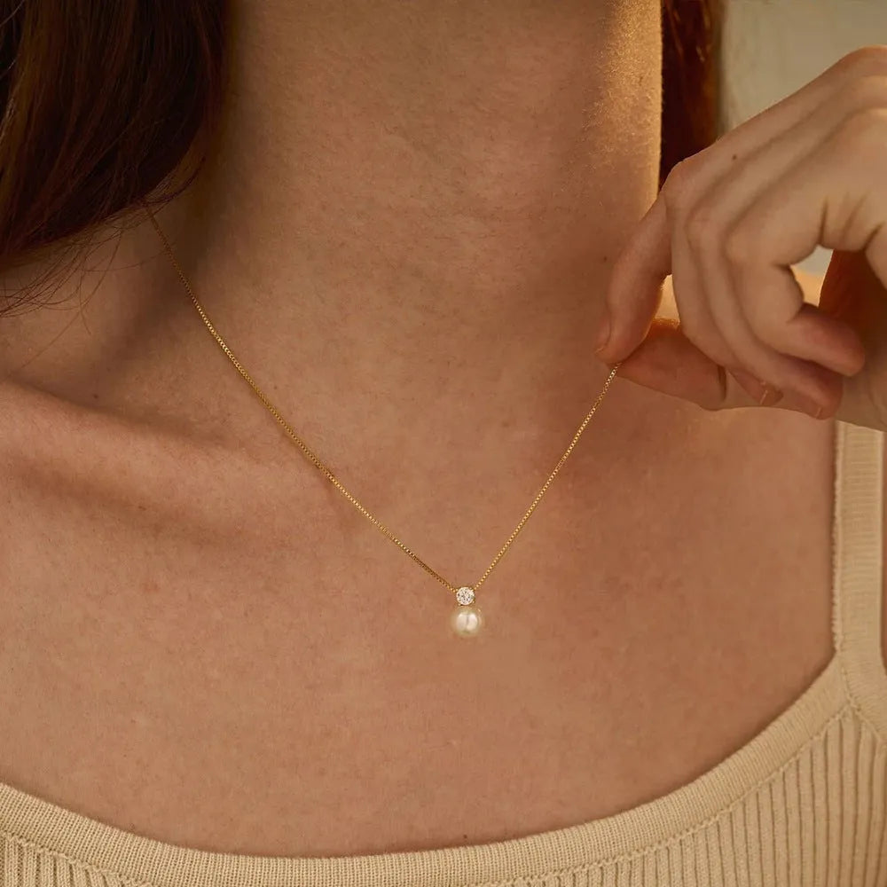 St Delan women's necklace with imitation pearl and zircon pendant on stainless steel box chain, gold colour option