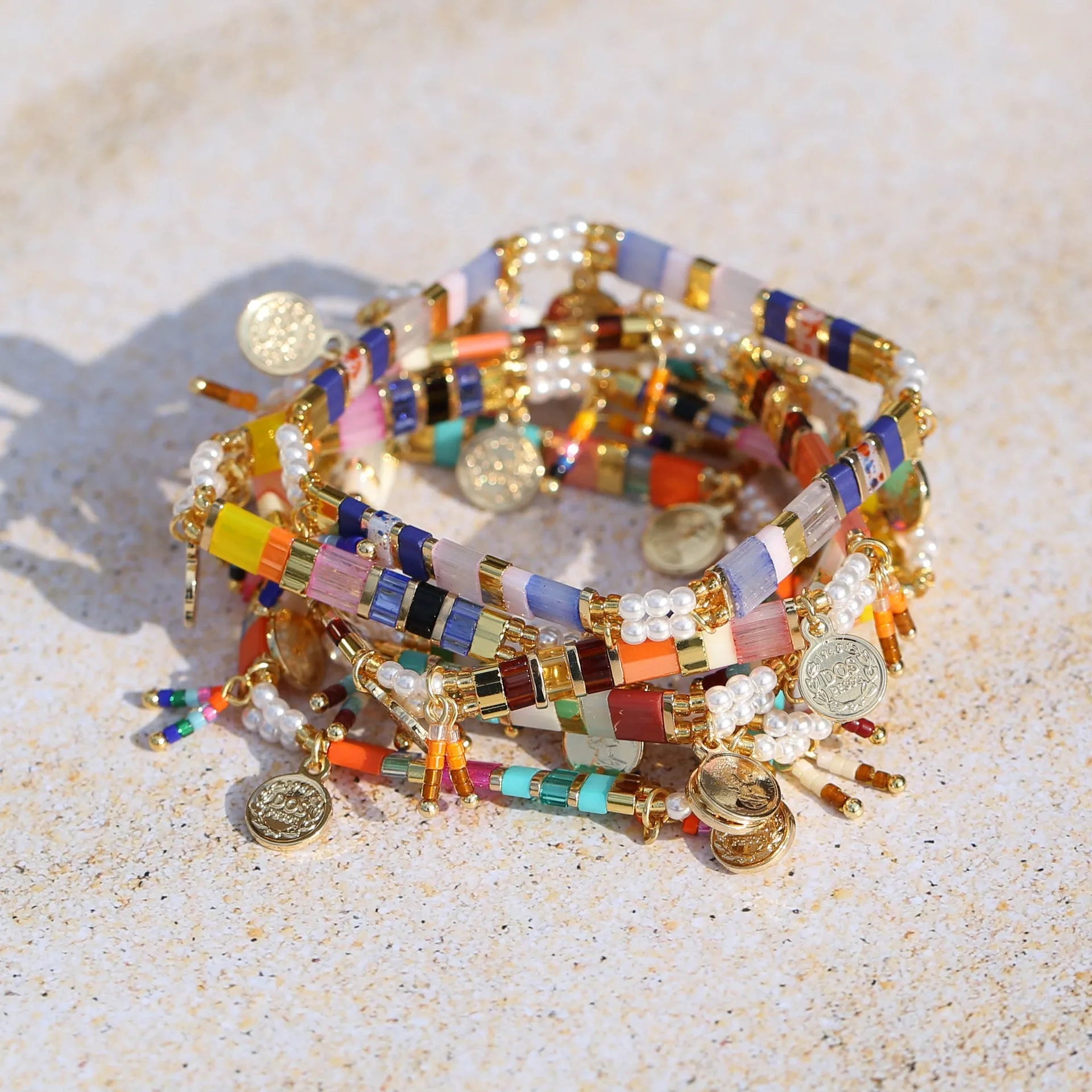 Women's imitation pearl beaded bracelet in European glass colour style with six colour options