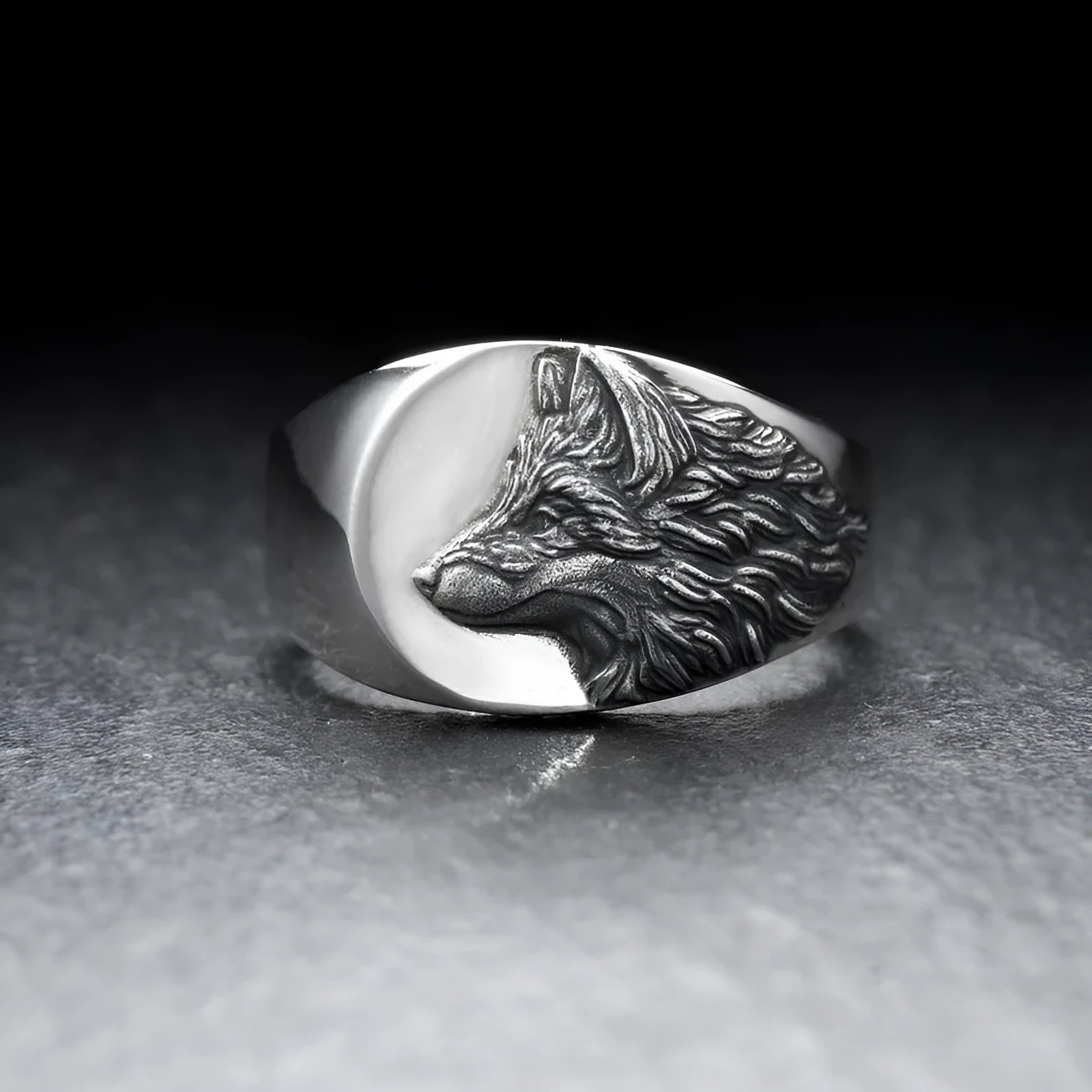 Men's geometric wolf head ring in silver alloy with angular detailing and European retro style