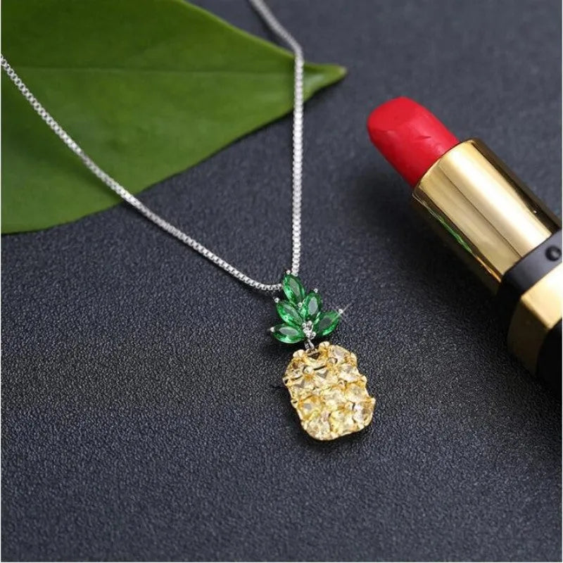 Silver geometric pineapple diamond necklace with Korean fashion design