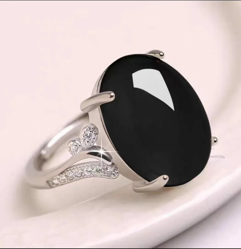 Adjustable alloy ring with geometric pattern in five colour options