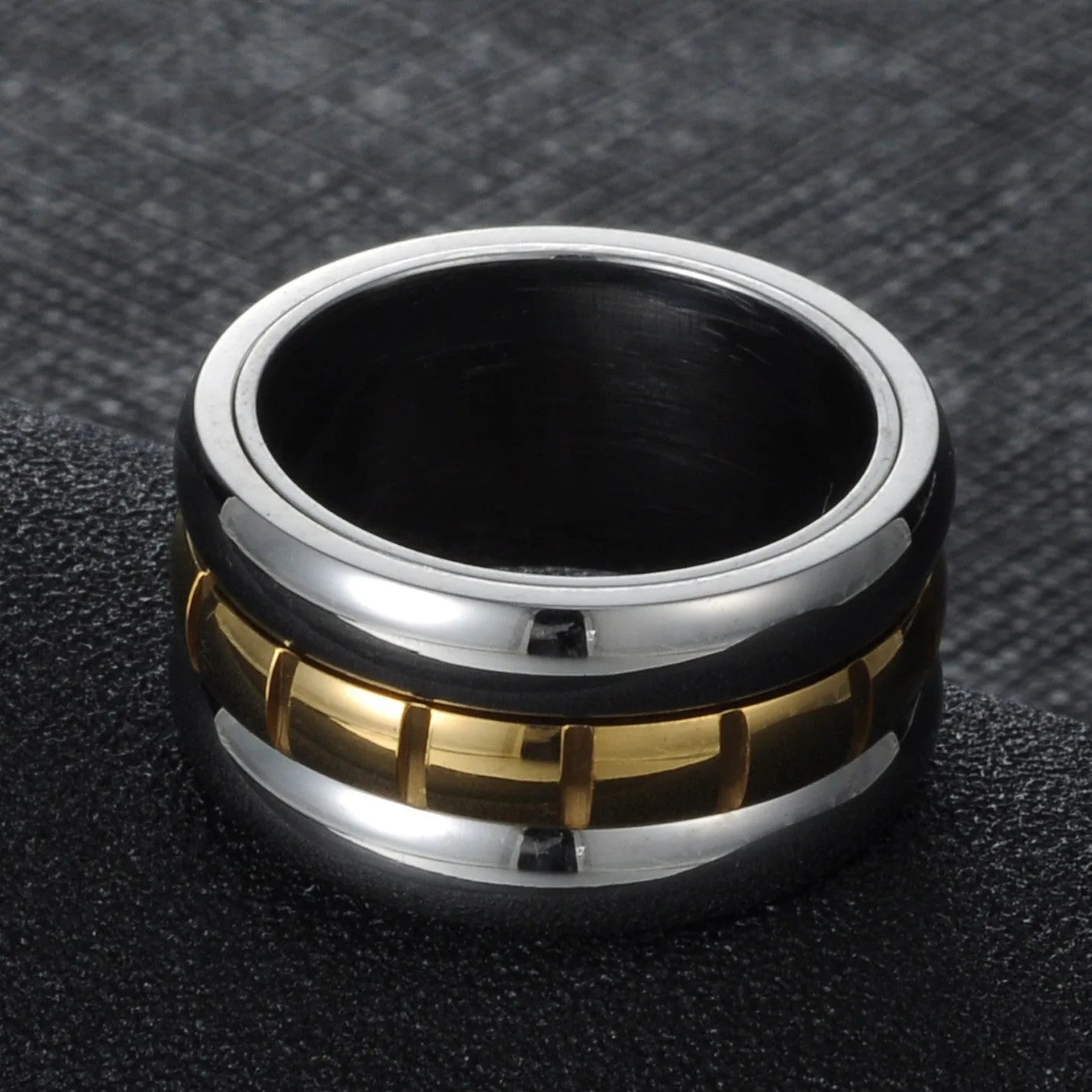 Gold titanium steel rotatable knuckle ring on finger, natural style, 17mm diameter, electroplated finish