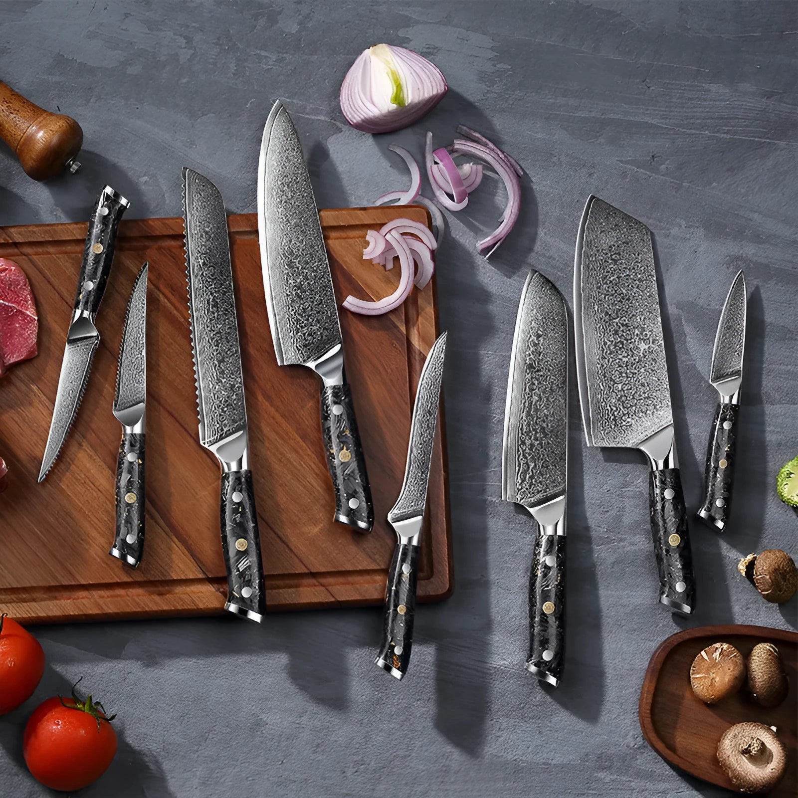 Damascus pattern chef knife set with 8 different blades including kitchen, Japanese, boning, utility, steak and fruit knives