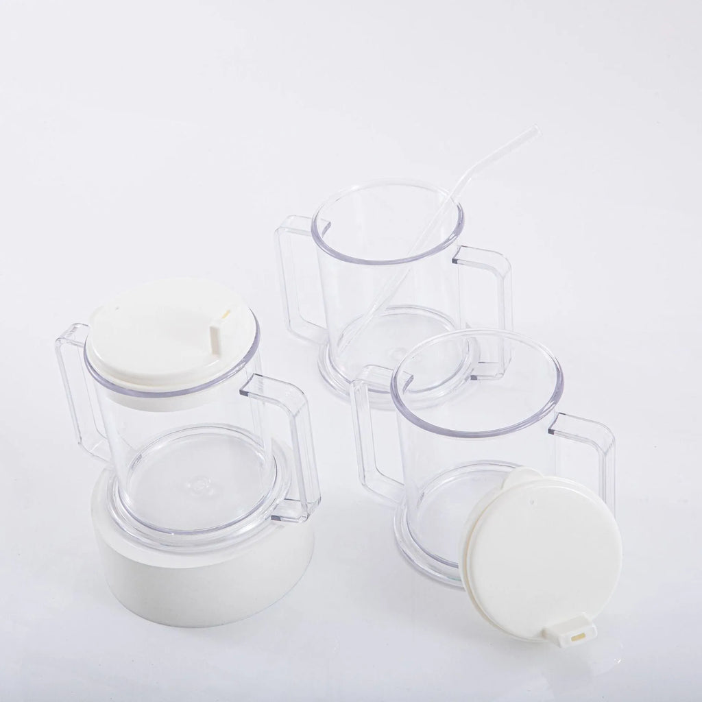 Transparent plastic drinking cup with spill-proof lid, 350ml capacity