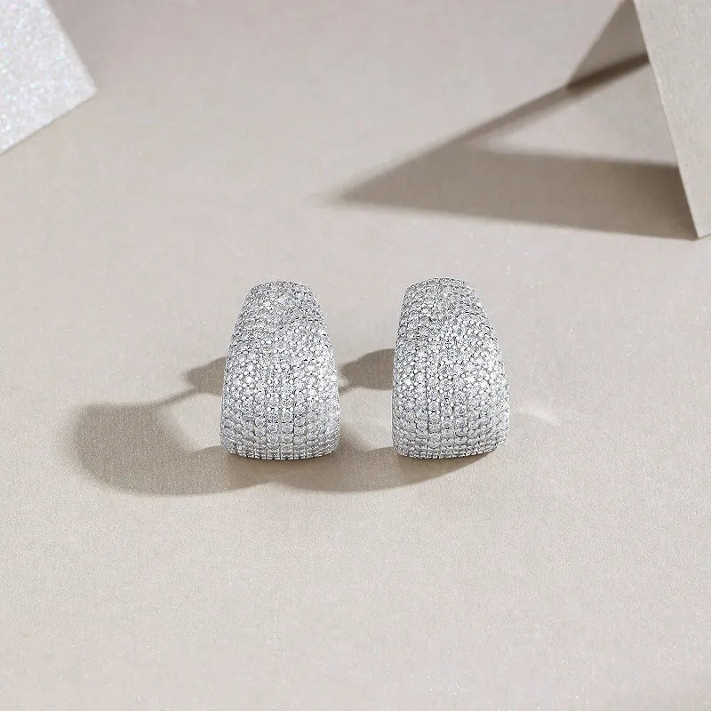 Geometric S925 sterling silver ear studs with D-E colour moissanite stones
