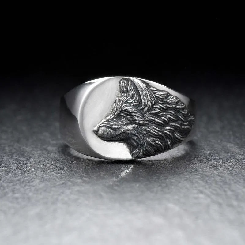 Men's geometric wolf head ring in silver alloy with angular detailing and European retro style